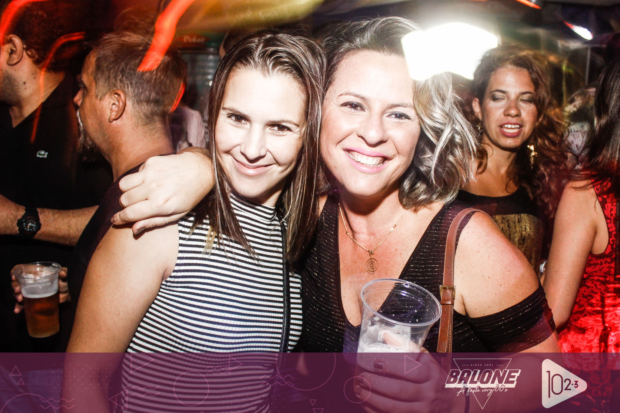 Explode coraÃ§Ã£o na maior felicidade Ã© lindo ver o enterro dos ossos da Festa 