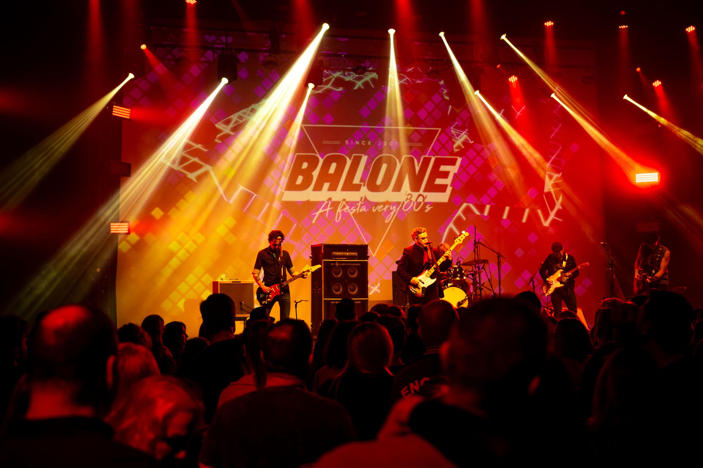 BalonÃª *A Festa VERY 80s and 90s! 23/08/2024