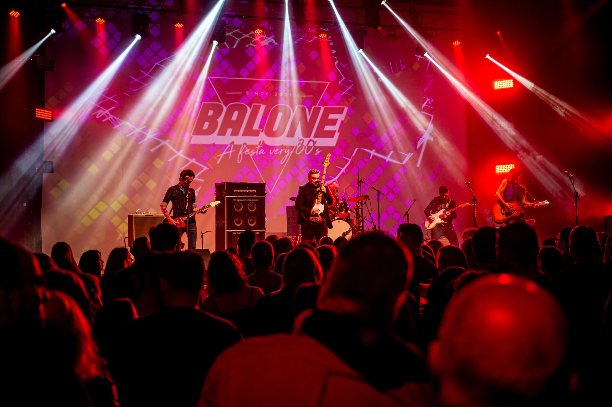 BalonÃª *A Festa VERY 80s and 90s! 23/08/2024