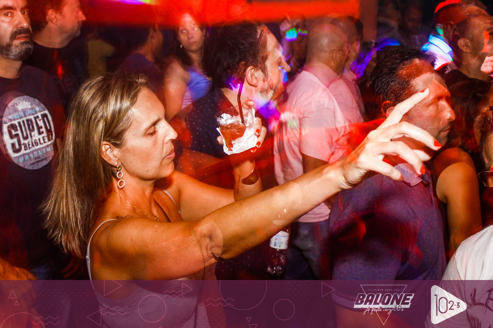 Janeiro ja com a ediÃ§Ã£o bronzeada da Festa VERY80s!
