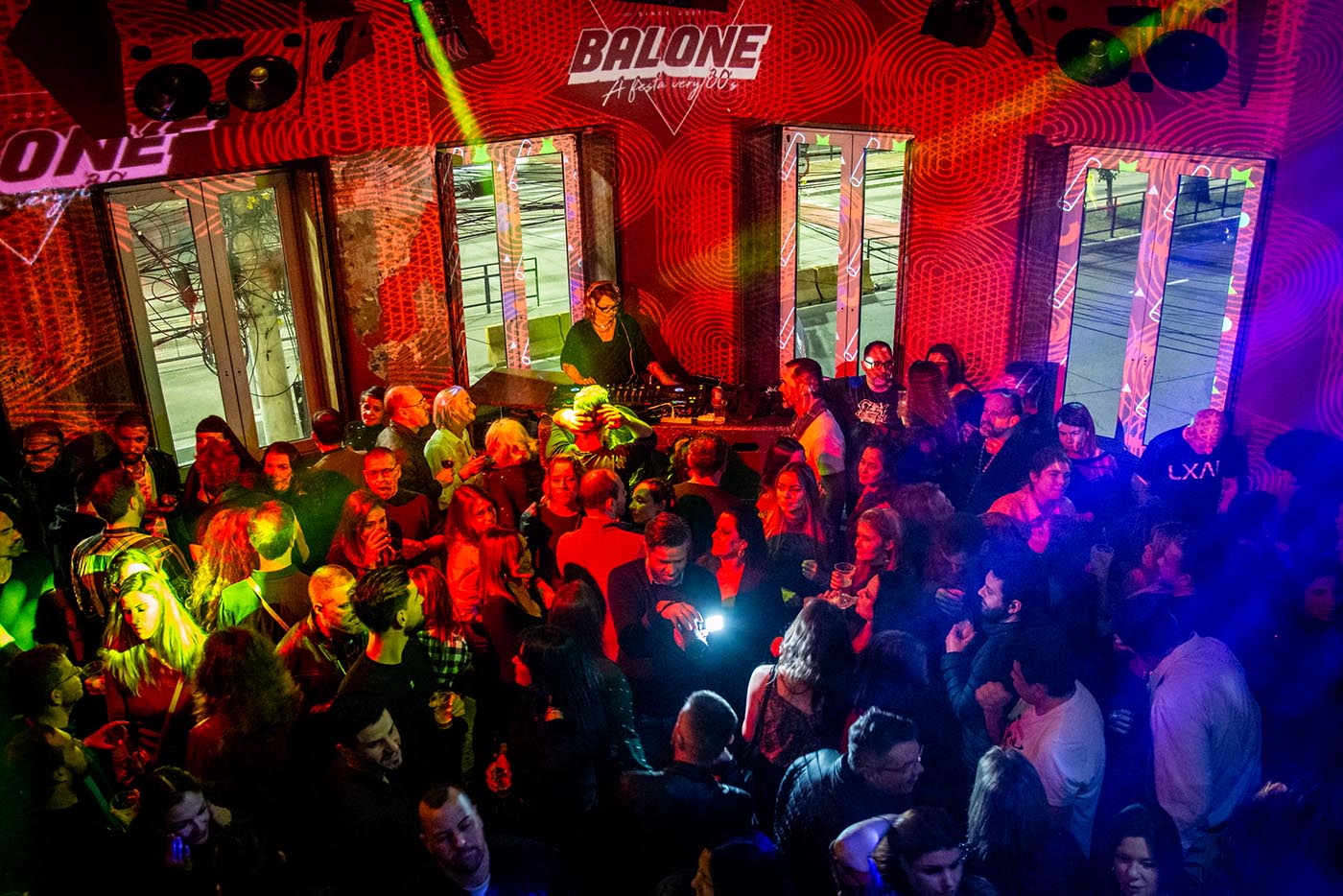 Festa anos 80 e 90 - Balonê *A Festa VERY 80s!