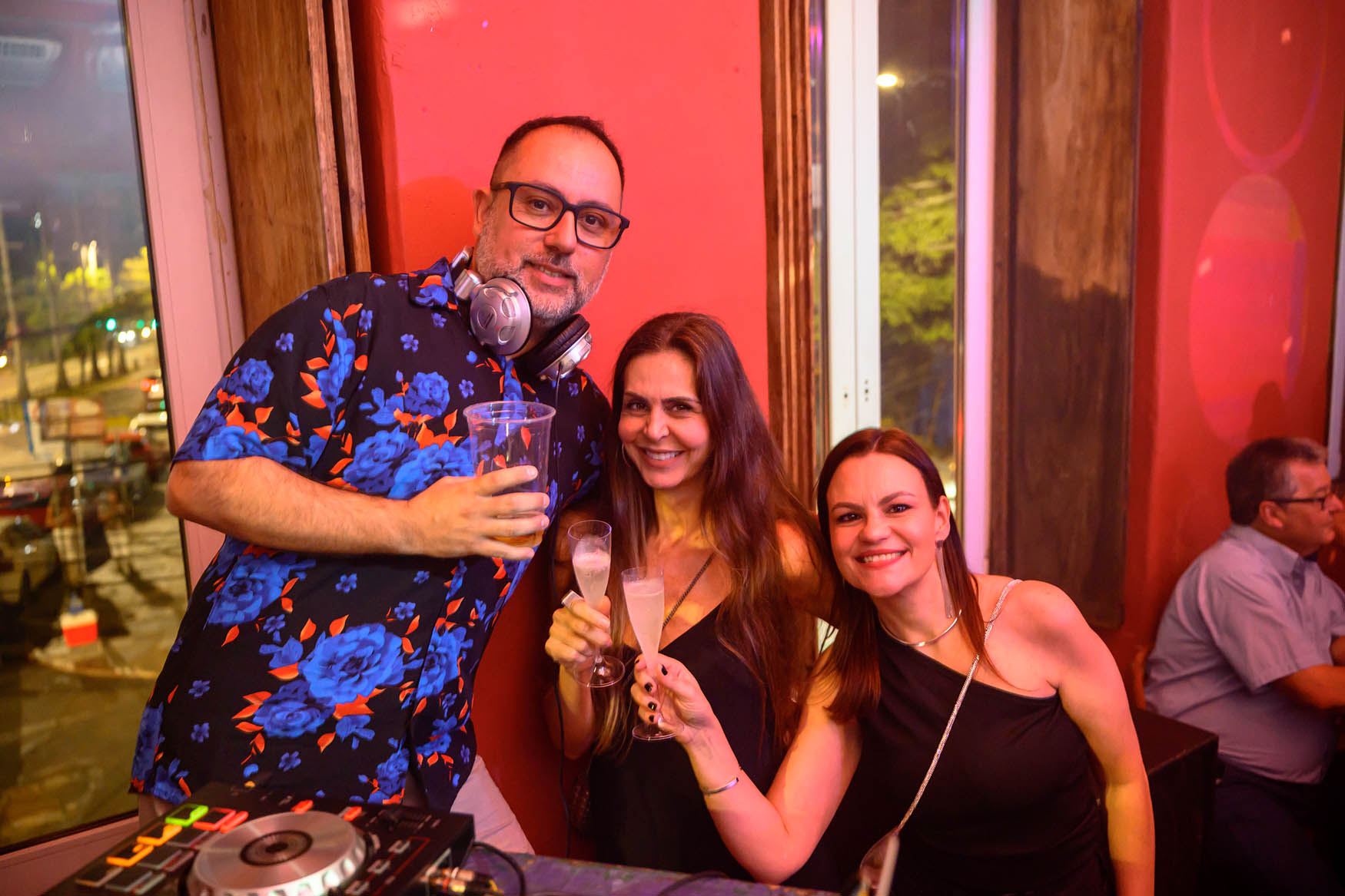 Balonê * A Festa VERY 80s! Festa Anos 80 e 90 06/12/2025