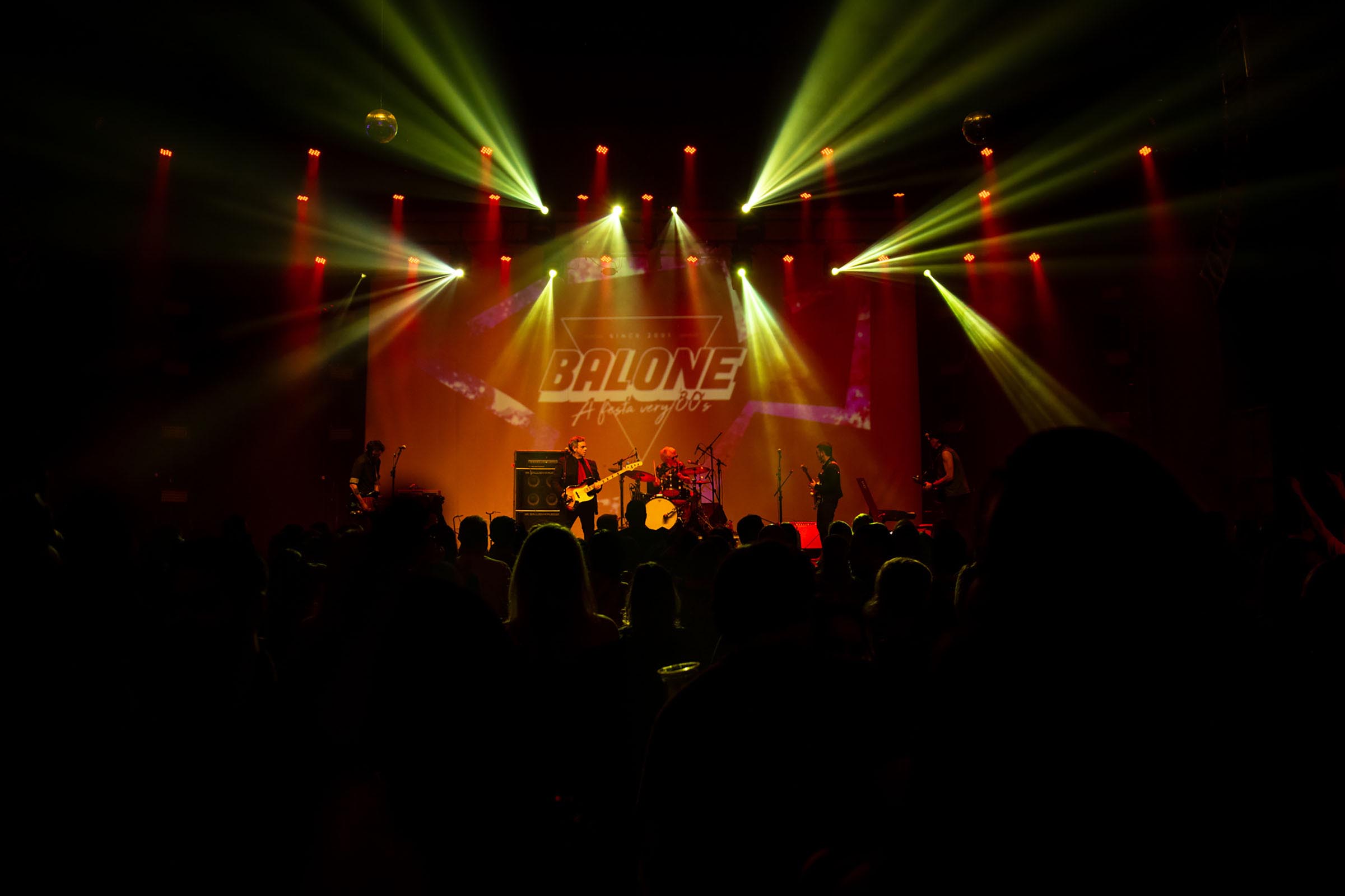 BalonÃª *A Festa VERY 80s and 90s! 23/08/2024