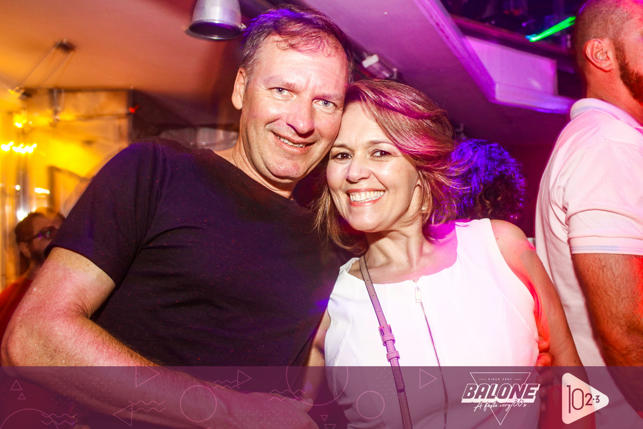 Janeiro ja com a ediÃ§Ã£o bronzeada da Festa VERY80s!