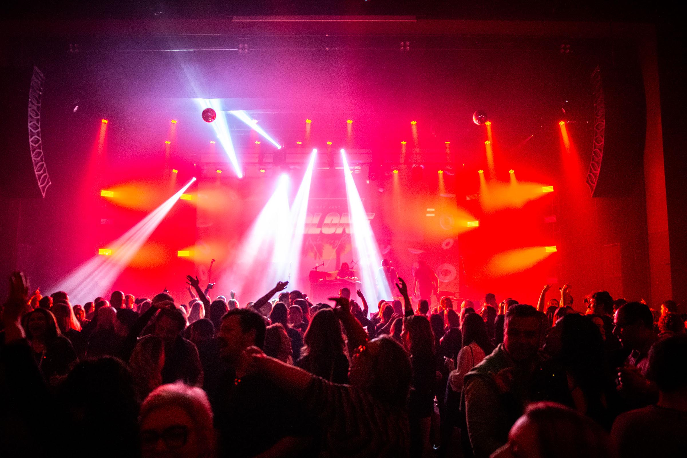 BalonÃª *A Festa VERY 80s and 90s! 23/08/2024