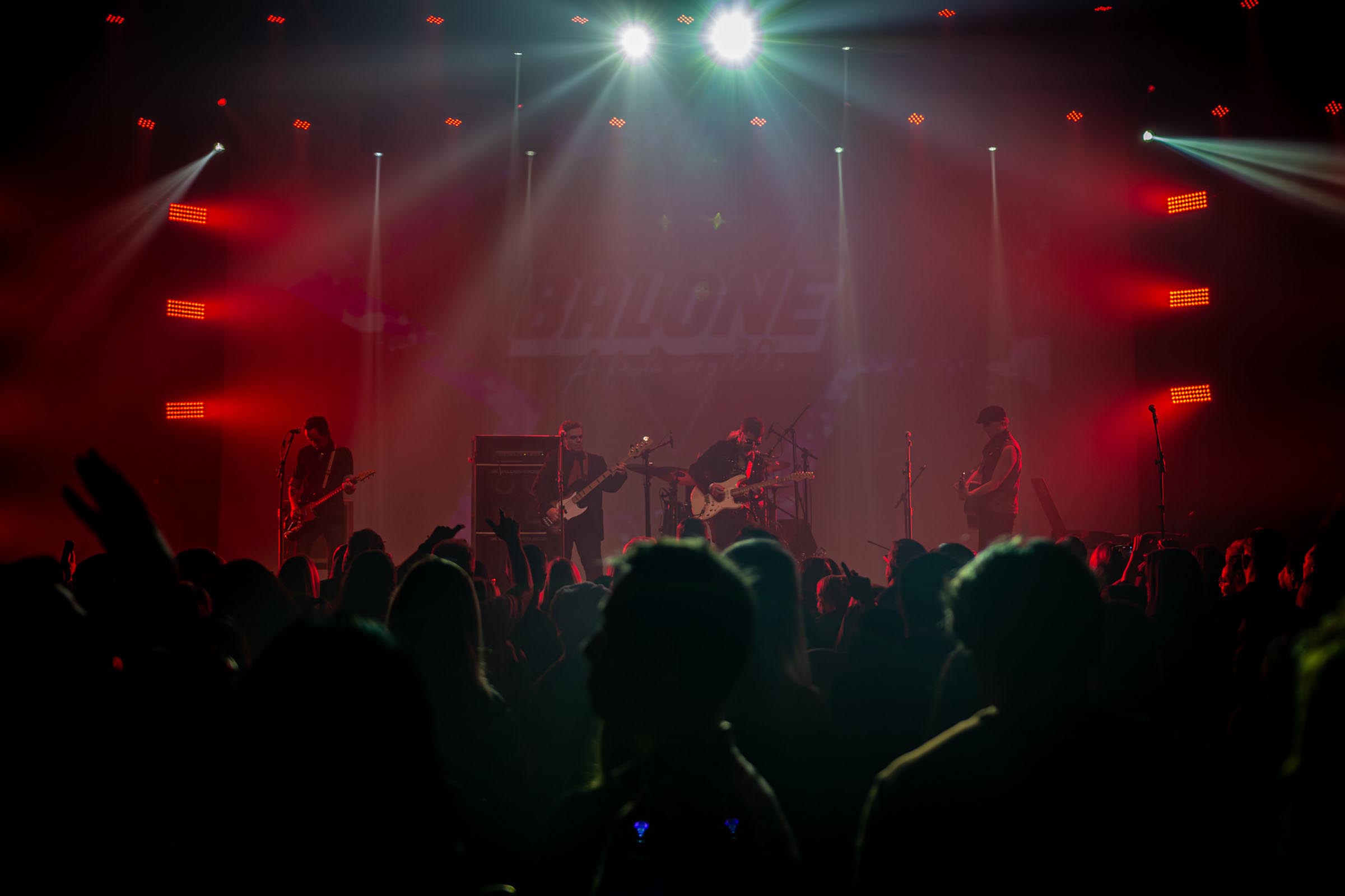 BalonÃª *A Festa VERY 80s and 90s! 23/08/2024