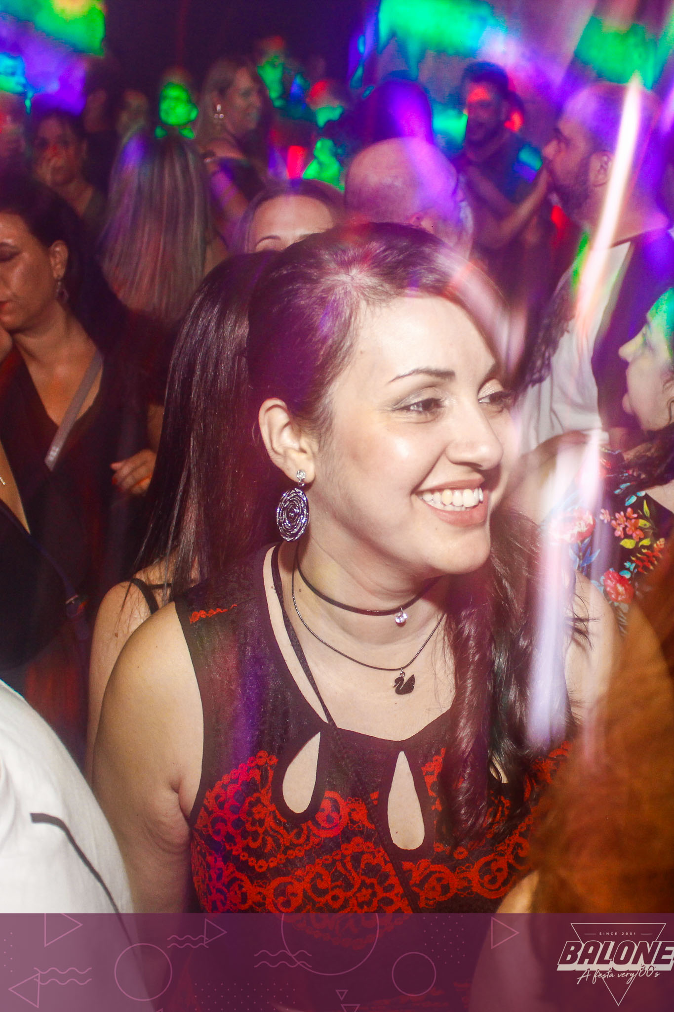 Janeiro ja com a ediÃ§Ã£o bronzeada da Festa VERY80s!