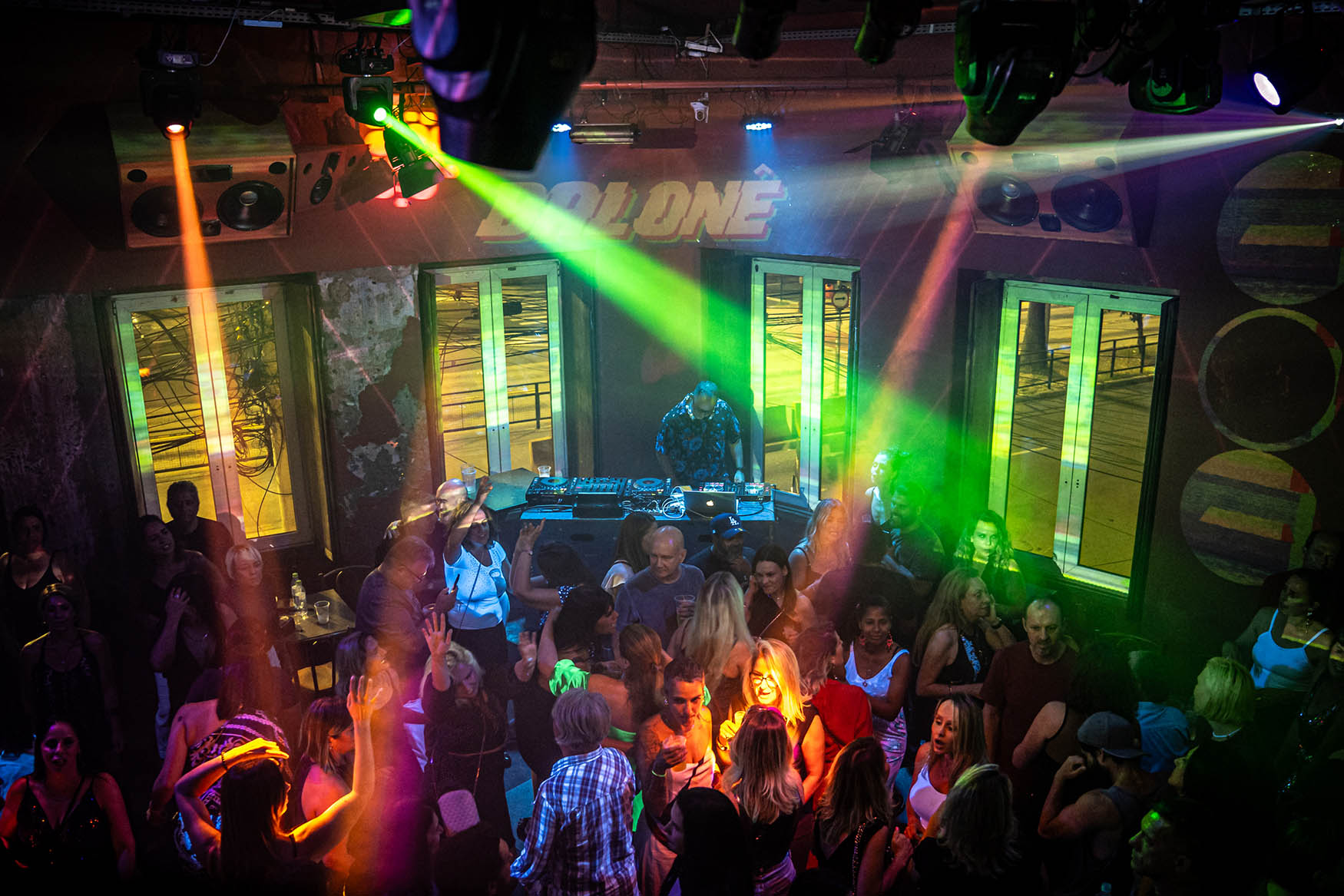 Balonê * A Festa VERY 80s! Festa Anos 80 e 90 06/12/2025