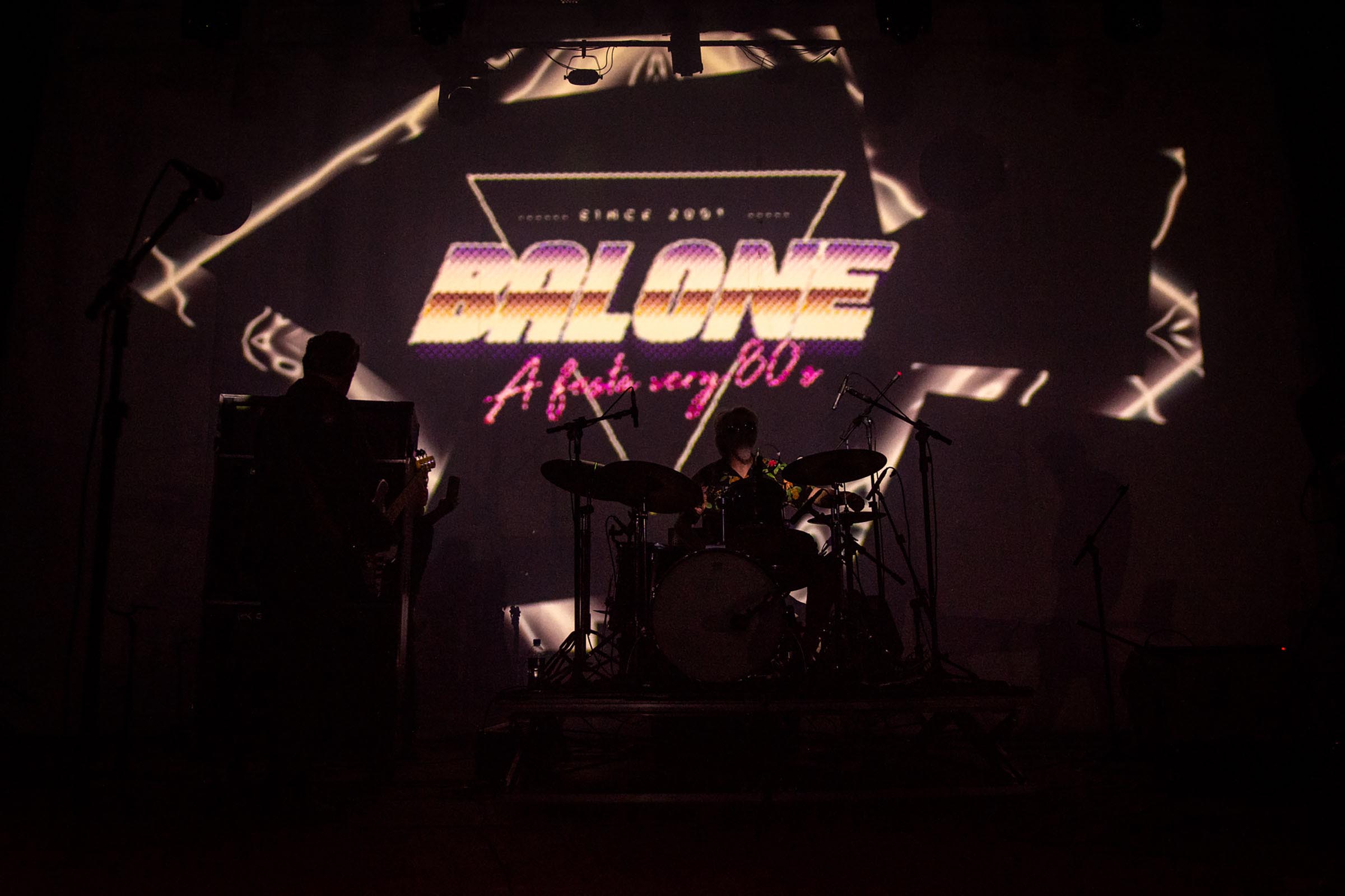 BalonÃª *A Festa VERY 80s and 90s! 23/08/2024