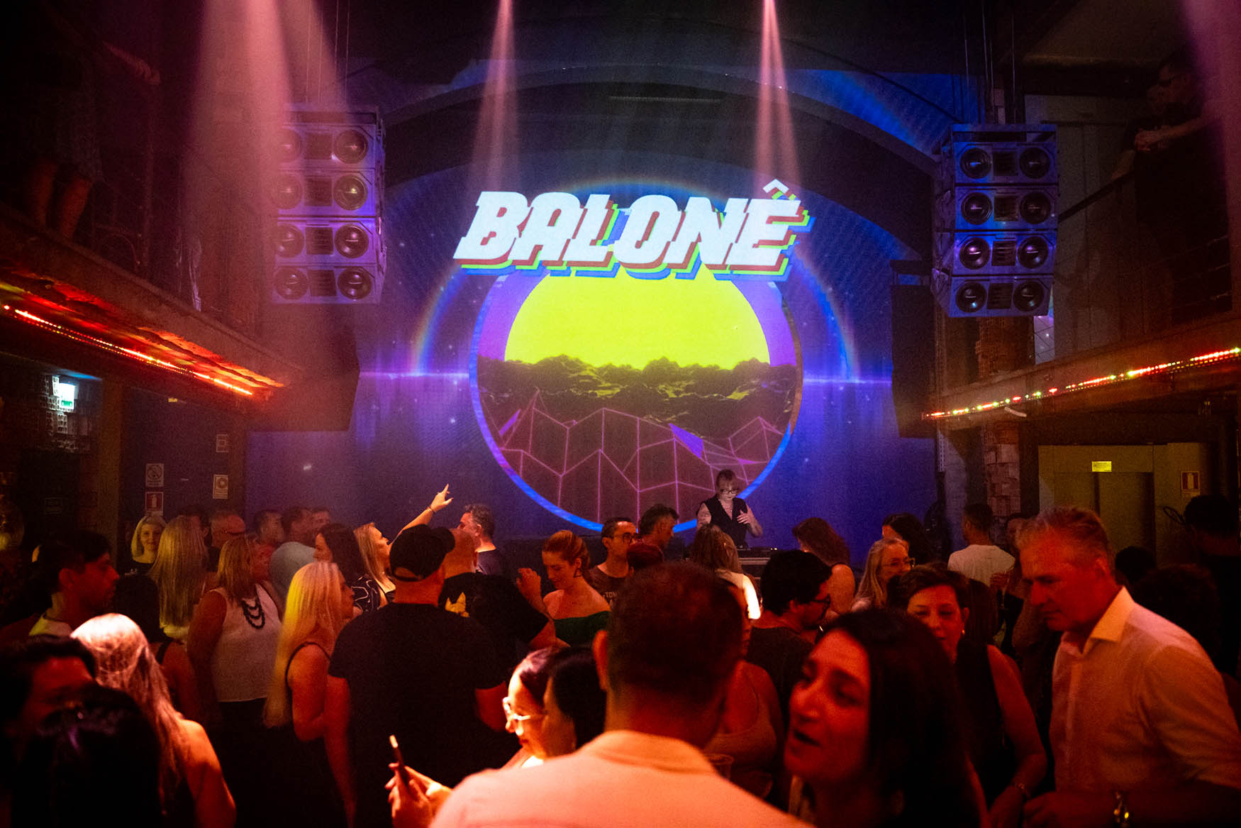 Balonê * A Festa VERY 80s! Festa Anos 80 e 90 06/12/2025