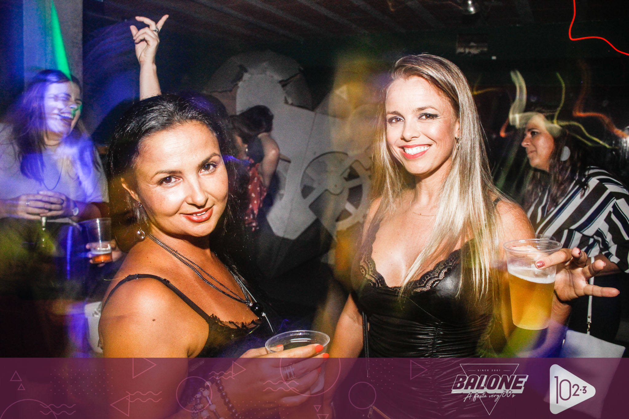 Explode coraÃ§Ã£o na maior felicidade Ã© lindo ver o enterro dos ossos da Festa 