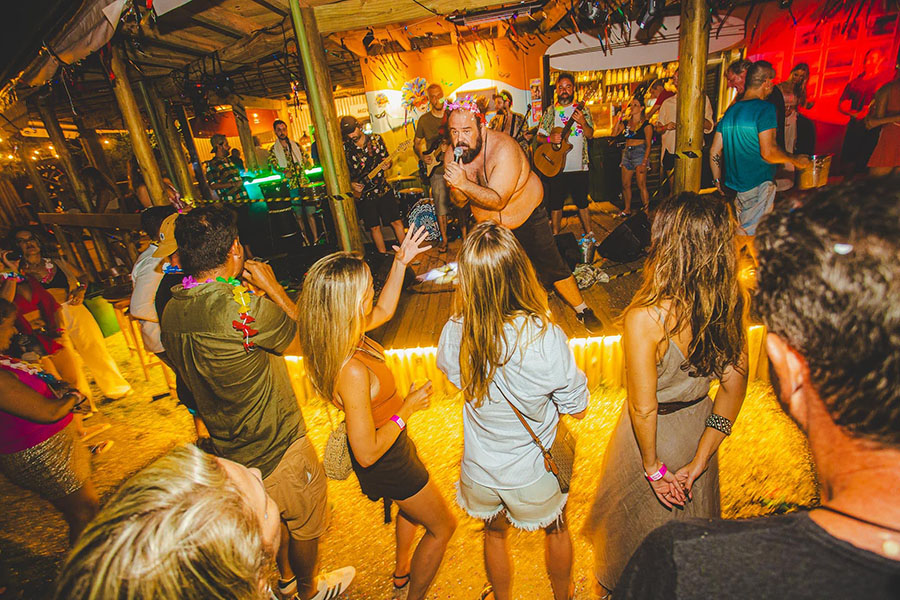 BalonÃª de carnaval em GAROPABA! 01/03/2025