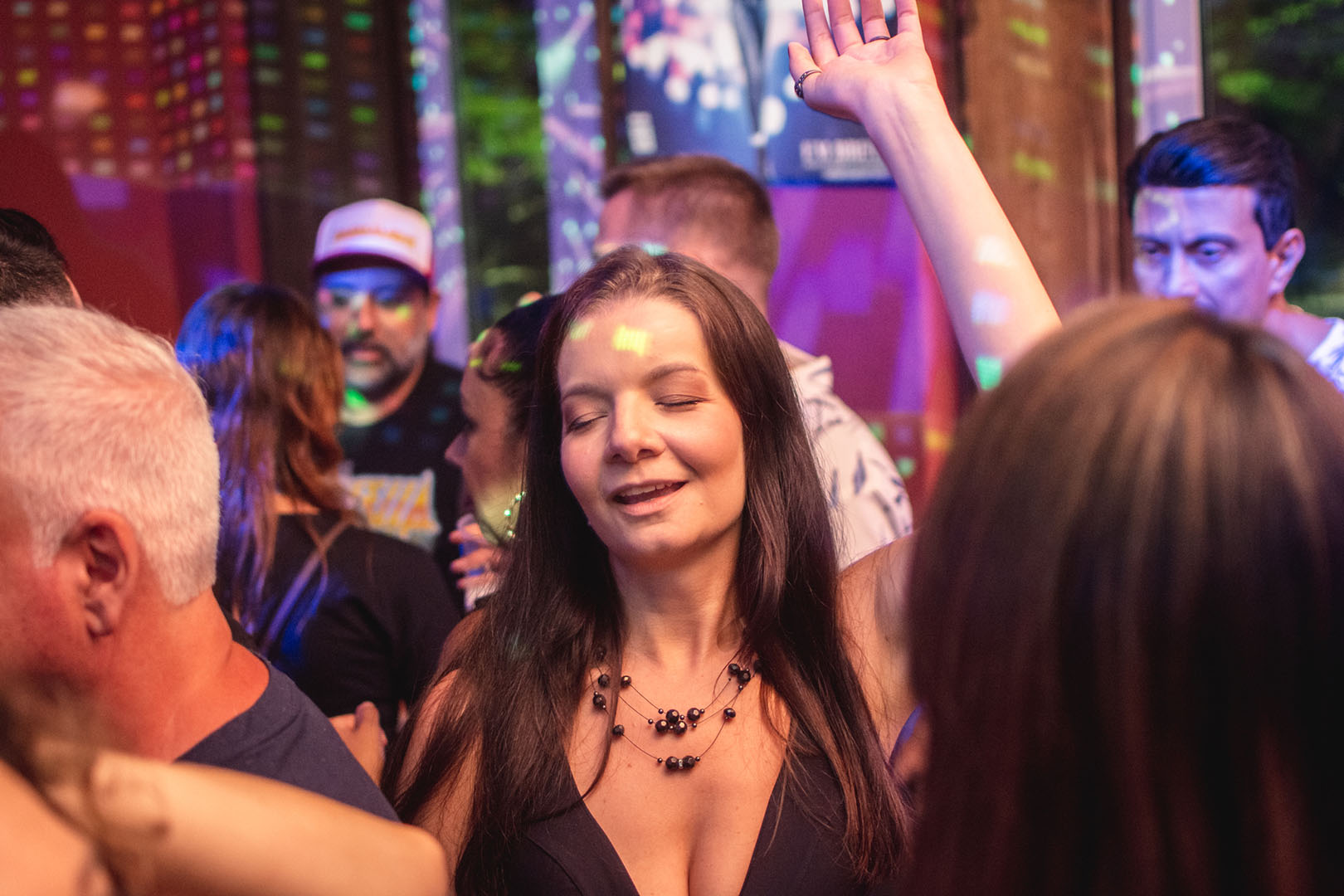 I Wanna Dance With Somebody